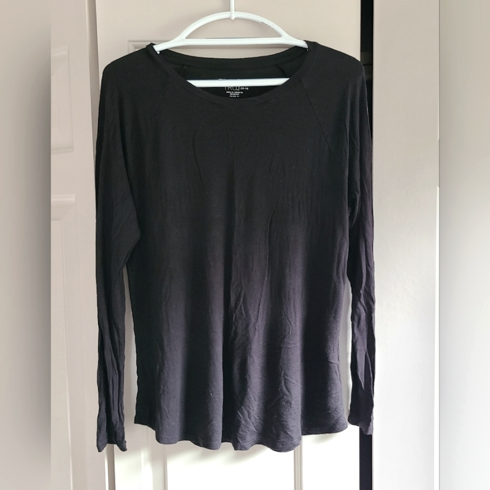 Time and Tru Long Sleeve Black Shirt